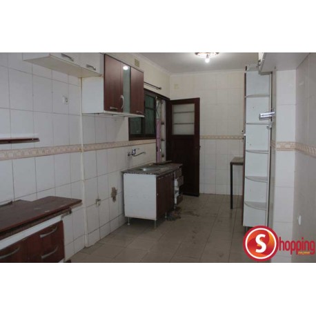 Three bedrooms Flat with suite in Malhangalene to rent