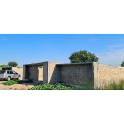 PROPERTY FOR SALE WITH TYPE 0 OUTBUILDINGS IN THE CUMBEZA NEIGHBORHOOD